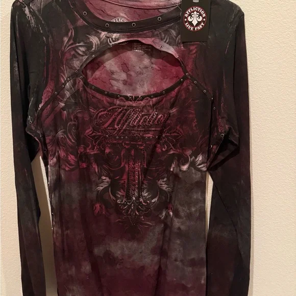 Affliction Red Long Sleeve Cut Out Graphic Blouse - Picture 5 of 6